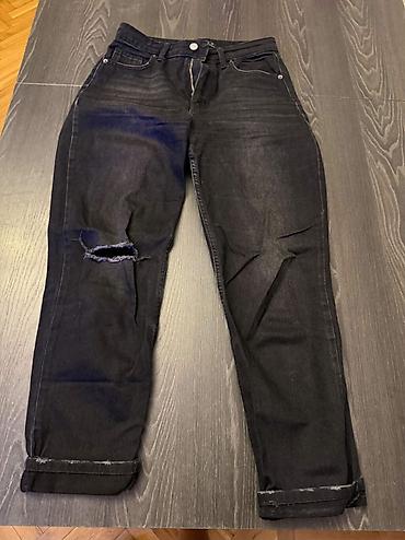 cinsler: İki cüt jeans şalvar dəsti
Heresi 10 azn — 2