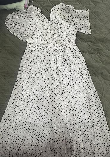 Şəxsi əşyalar: Ağ rəngli, qara xırda ləkəli naxışlı maxi don. - Model: V-yaxa — 3