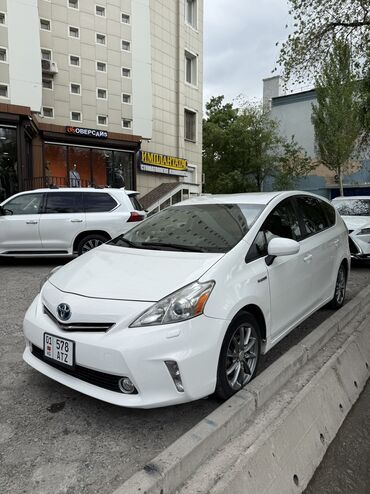 Toyota: Toyota Prius: 2013 г., 1.8 л, Вариатор, Гибрид, Универсал