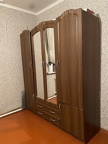 Спальные гарнитуры: Продаю срочно комлект
Торг есть 
Самовызов — 3