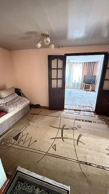 Продажа коттеджей и домов: Продаётся частный дом с огородом. -Район Старый толчок -Площадь — 5