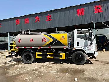 Уборочная техника: Китайская поливальная машина JAC Junling объемом 8 куб. см, двигатель — 6