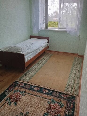 продом дом: Сдается квартира посуточно, все условия. В центре Чолпон Аты, за кафе