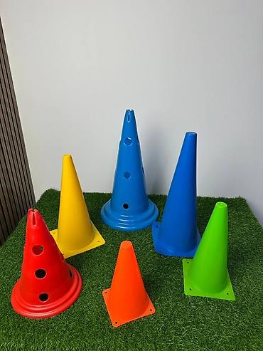 футбольные конусы: Тренировочные конусы для спорта и активных игр. Яркие пластиковые — 8