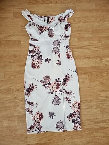 midi svečane haljine: Elegantna midi haljina sa floralnim printom - Kroj: uska silueta — 1