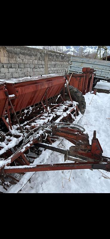 Зерновые сеялки: Зерновая сеялка прицепная для трактора - Тип: механическая рядковая — 12