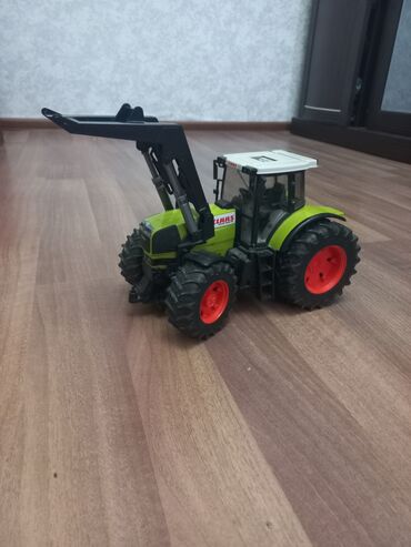 Oyuncaqlar: Uwaq oyuncaqi traktor