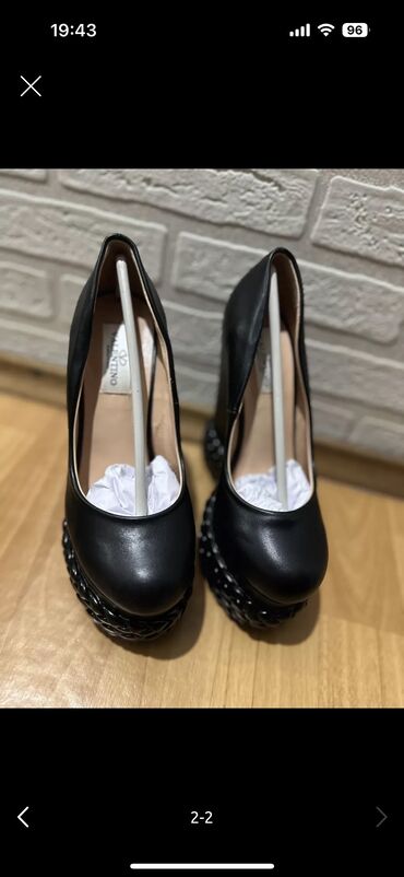 Туфли: Туфли, 37, Valentino, Новый, цвет - Черный, Самовывоз at lalafo.kg Туфли: Туфли, 37, Valentino, Новый, цвет - Черный, Самовывоз