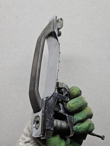 Дверные ручки: Передняя левая дверная ручка Дверная ручка Mercedes-Benz Б/у, Оригинал at lalafo.kg — 12 Дверные ручки: Передняя левая дверная ручка Дверная ручка Mercedes-Benz Б/у, Оригинал — 12