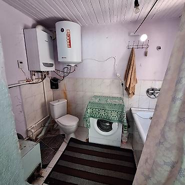 Продажа коттеджей и домов: В самом центре Сокулука СРОЧНО продается дом. 8- соток, в доме — 10