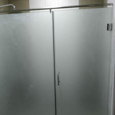 Duş kabinaları, arakəsmələr: Yeni Arakəsmə, Künc üçün, Pulsuz çatdırılma — 16