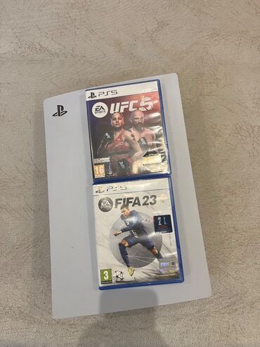 PS2 & PS1 (Sony PlayStation 2 & 1): İdeal vezyetde ps 5 satılır üstündə Fifa 23 və Ufc 25 diski verilir
