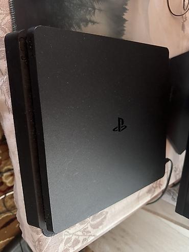playsation 4: PlayStation 4 Slim konsolu + DualShock 4 qol (qırmızı) Xüsusiyyətlər — 5