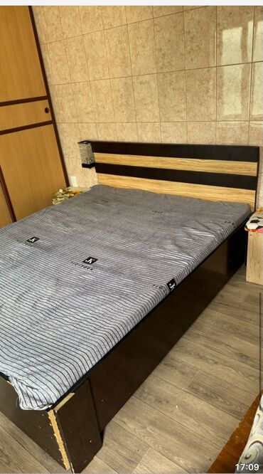 двуспальная кровать с матрасом: Двуспальная Кровать, Б/у