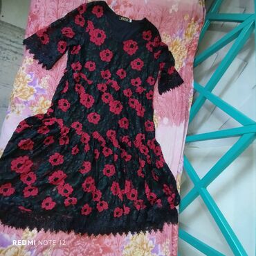 женская платья размер 44: Продаю платье б/уразмер 54