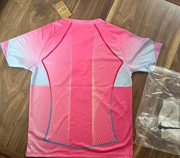 Футболки: Мужская футболка, S (EU 36), Nike, Новый, цвет - Розовый, Платная доставка, Самовывоз