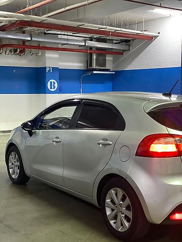 4 ayaq: Kia Rio: 1.4 l | 2013 il Sedan — 7