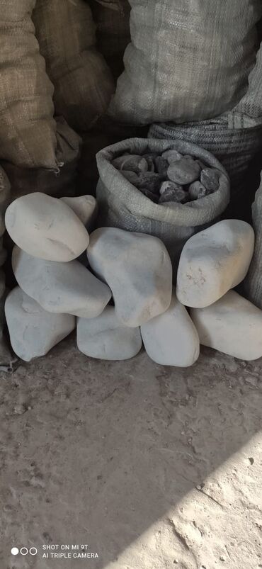 Dekorativ daşlar: Tam təbii Dekorativ ağ daşlar. Ağ və müxtəlif rənglərdə mövcuddur -da lalafo.az — 11 Dekorativ daşlar: Tam təbii Dekorativ ağ daşlar. Ağ və müxtəlif rənglərdə mövcuddur — 11