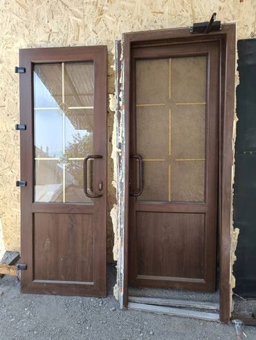 входные двери пластиковые: Doors with glass
