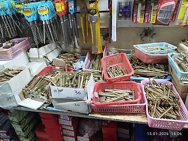 Монтажная пена: Пена клей Somafix 60 секунд 430 сом; Саморезы по дереву, металлу все — 13