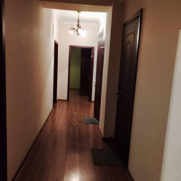 Uzunmüddətli kirayə mənzillər: Bayilda jurnalistərin binasinda 16 mertebeli binanın 9-u mərtəbəsində — 8