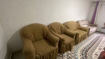 угловой диван с креслом раздвижной: Гарнитур для зала, Кресло, Диван, цвет - Бежевый, Б/у