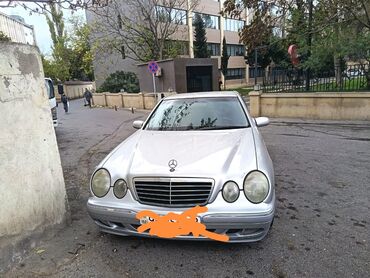 Mercedes-Benz: Mercedes-Benz E-Class: 2.7 l | 1999 il Sedan — 5