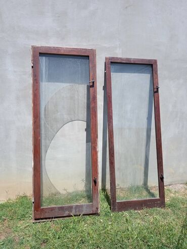 Prozori: Cena je po komadu i fixna je. Sledećih su dimenzija 180x140 prozor — 5