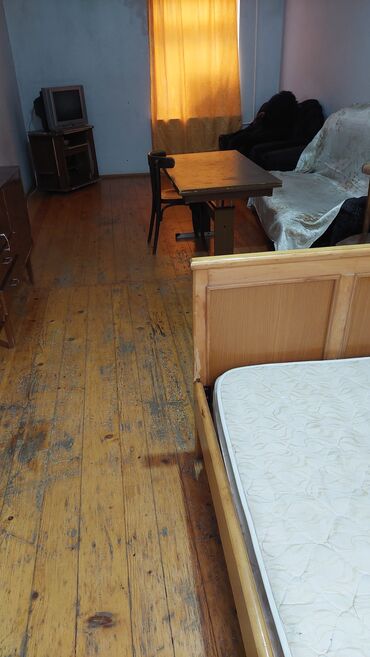 Ev üçün digər mallar: Kirayə 2 otaqlı həyət evi Televizor, 2 nəfərlik yataq, 2 tək yataq, 1 — 4