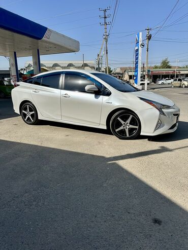 Toyota: Toyota Prius: 2016 г., 1.8 л, Вариатор, Гибрид, Седан — 11