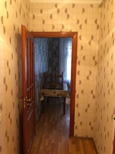 Uzunmüddətli kirayə mənzillər: Xətai rayonu Həzi Aslanov metrosunun yaxınlığında, 9 mertebeli binanın — 10