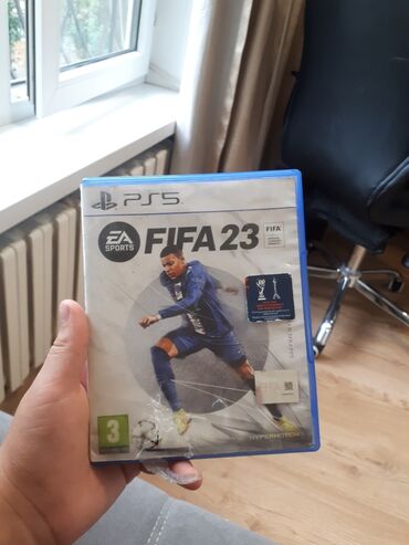 прокат пс 5: Видеоигра FIFA 23 для консоли PlayStation 5. Обложка диска украшена