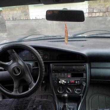 Audi: Audi S4: 1993 г., 2.3 л, Механика, Газ, Седан