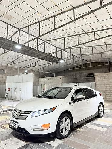 byd e2 2025: Chevrolet Volt: 2014 г., 1.4 л, Автомат, Гибрид, Хэтчбэк — 2
