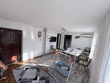 Продажа коттеджей и домов: 🏡 Продаются 2 дома на одном участке в ж/м Ак-Босого! 📐 Участок 5 соток — 16