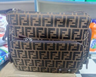 кожанный портфель: Классическая сумка, Fendi, Материал: Полиэстер, Множество карманов, Унисекс, Новый