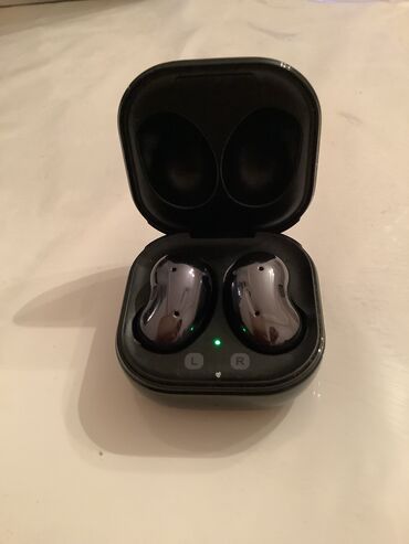 Galaxy buds live çox az istifadə olunub,çox yaxşı vəziyyətdədir