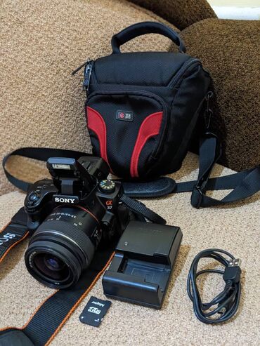 цифровой фотокамера: Фотокамера Sony Alpha SLT-A37 Kit с кмоп-матрицей aps-c в идеальном
