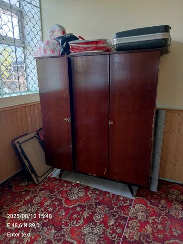 kreditle seyf qapilar: Açılan, 3 qapılı Düz dolab, Şifonyer