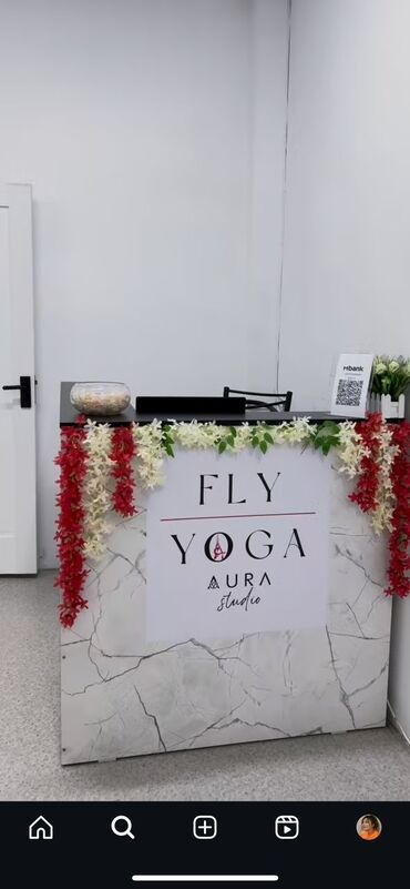 Развлечения, спорт: Требуются девушки на ресепшн в студию FLY йоги. график работы 10-18