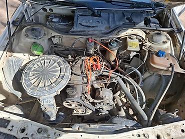 Audi: Audi 100: 1988 г., Седан — 5