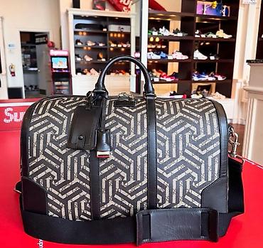 obi velika plana: Predivna Gucci putna torba od kvalitetne kože, dimenzija 46 cm dužina — 1