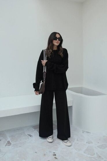 Kompleti: Trikotažni Komplet ✨
Vel : ( UNIVERZALNA ) 🔥
Cena : 3500 din 🔝 — 2