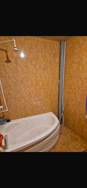 Həyət evləri və villaların satışı: Umumi 3.5 sotdur Ama çıxarışda 2,8 sotdur Ana yoldan 600 m içeride — 7