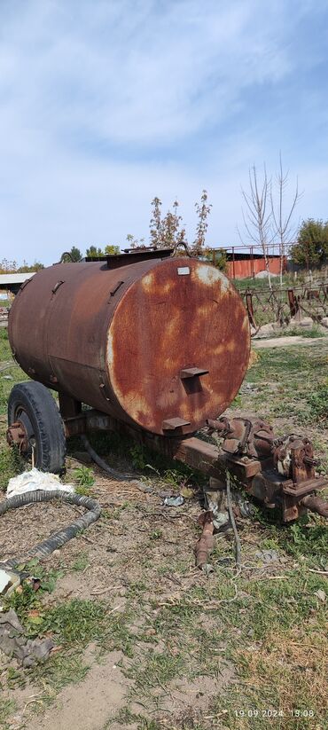 Другой транспорт: Продается бочка ВУ-3