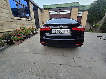 skoda rapid: Kia Forte sedan - Kuzov: 4 qapılı sedan, qara rəng - Mühərrik və — 1
