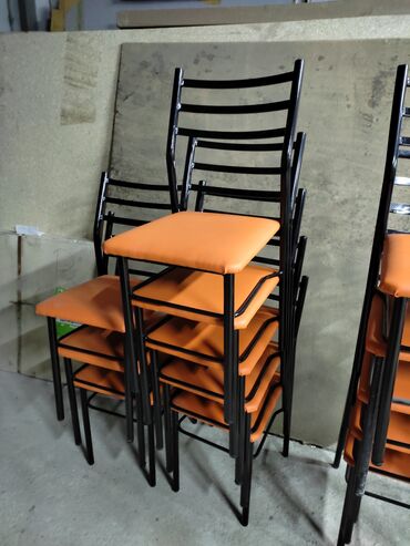 Комплекты столов и стульев: Стулья Для кафе, ресторанов, Без обивки, Новый