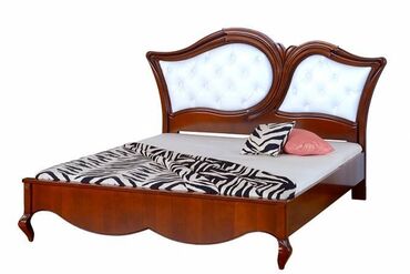 лак для мебели: Кровать Capri, массив, изголовье обитое кожей придаст уникальность и