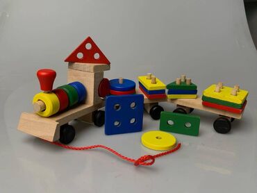 развивающая доска для детей: Наш паровозик-сортер - это увлекательная игрушка для детей от года. С