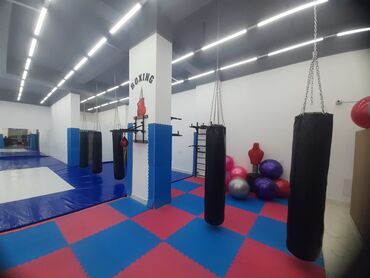 Çadırlar: Boks kisələri. 3 ədəd var.tam yeni vəziyyətdədi. Demək olarki hec